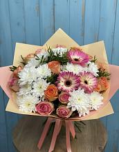 Букет цветов из:  Розы, Герберы и Хризантемы в Сланцах