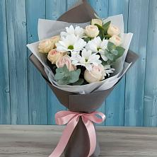 Букет цветов из:  Хризантемы и Розы в Сланцах