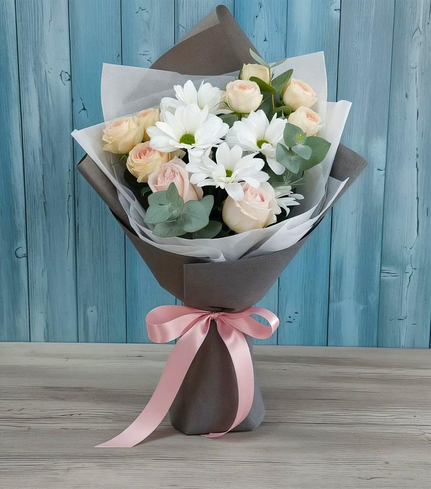 Букет цветов из: Хризантемы и Розы в Сланцах
