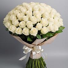 Букет 101 беля роза Белоснежка в Сланцах