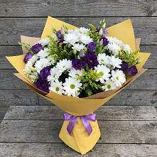Букет цветов из:  Ирисы, Хризантемы и Ромашки в Сланцах