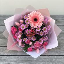 Букет цветов из:  Розы, Герберы и Хризантемы в Сланцах