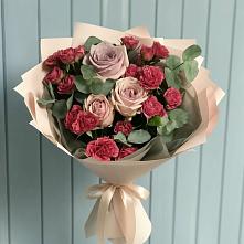 Букет цветов из:  Гвоздики и Розы в Сланцах