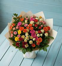 Букет Микс из разноцветных кустовых роз в Сланцах