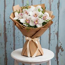 Букет цветов из:  Орхидеи и Розы в Сланцах